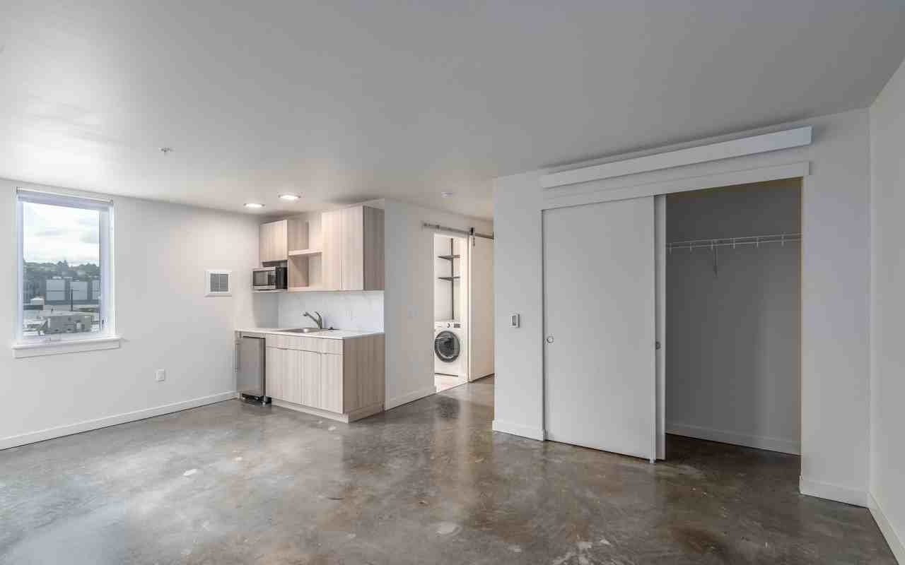 Nordic Tower - Photo 6 of 42