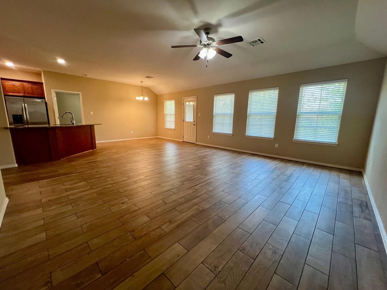 601 Ridge Point Dr - Photo 3 of 19
