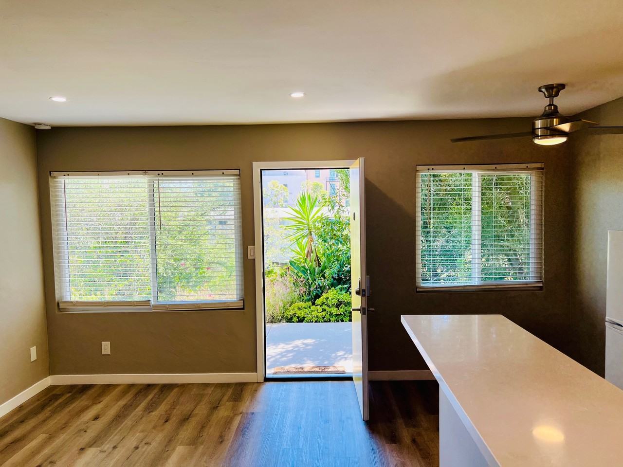 Shangri La - Photo 3 of 14