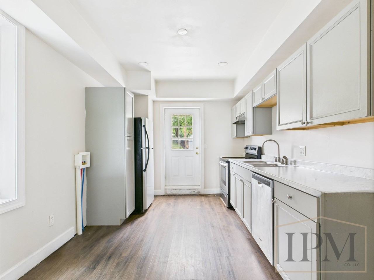 313 E 5th Ave - Photo 3 of 13