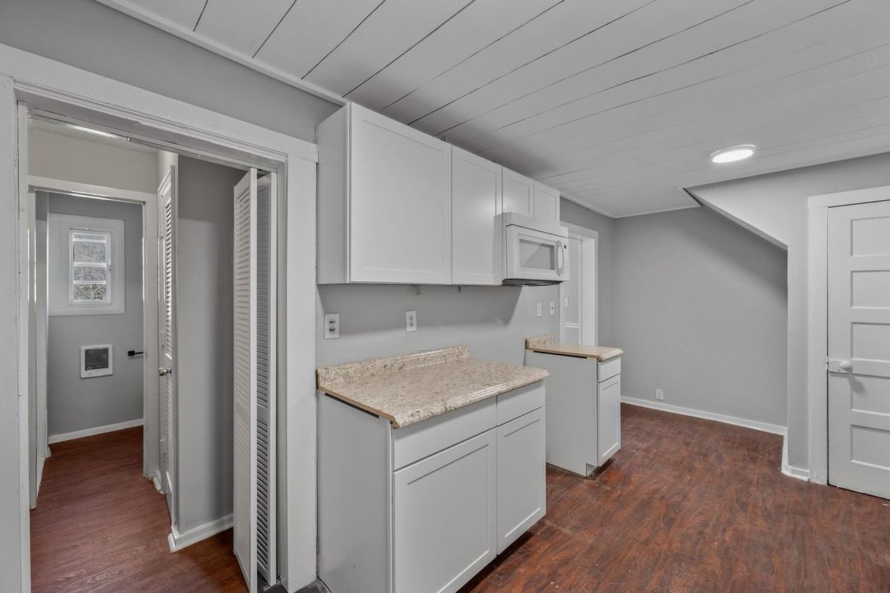 1110 Fowler Street - Photo 7 of 15