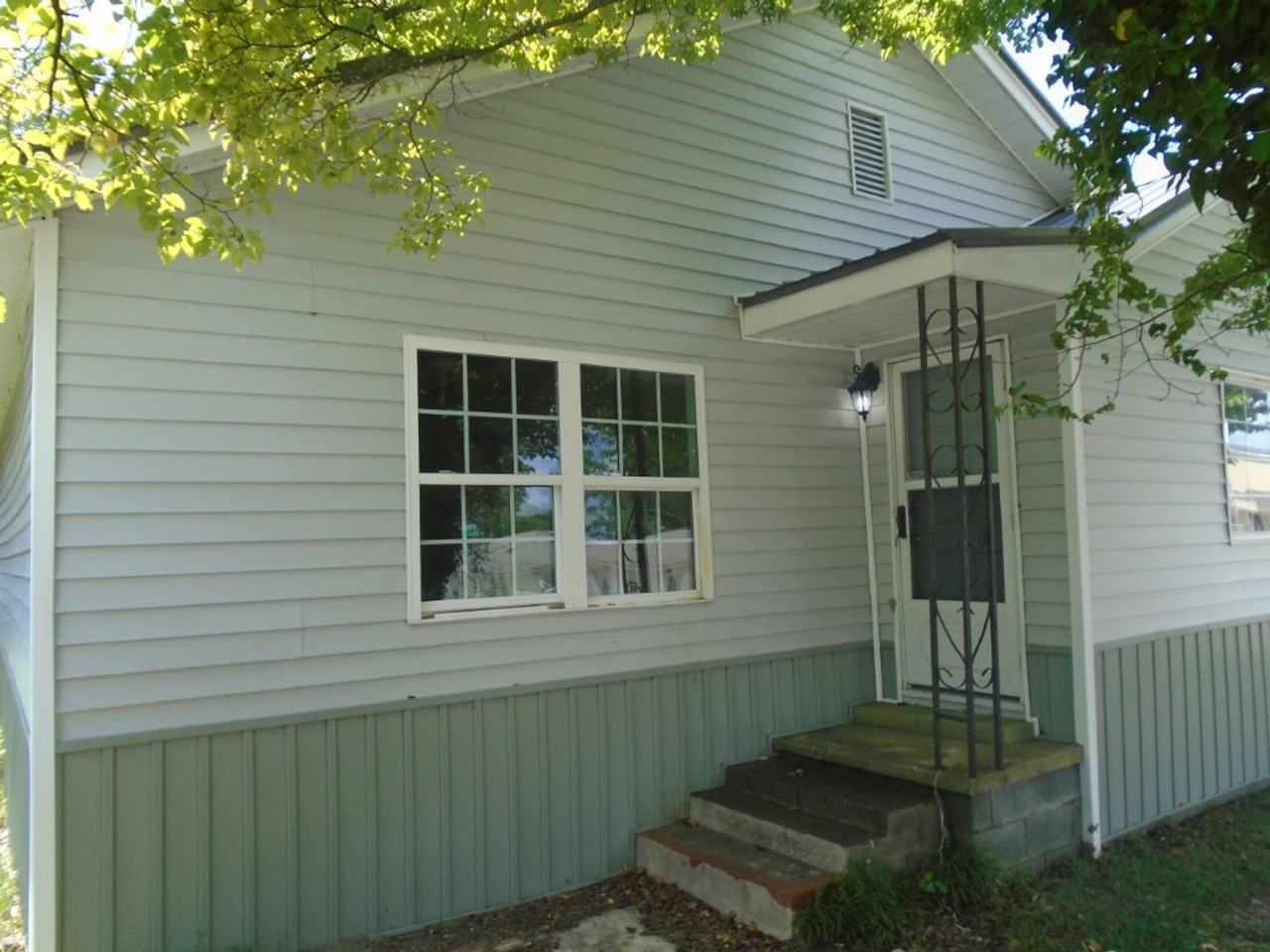 100 Spring Avenue - Photo 2 of 20