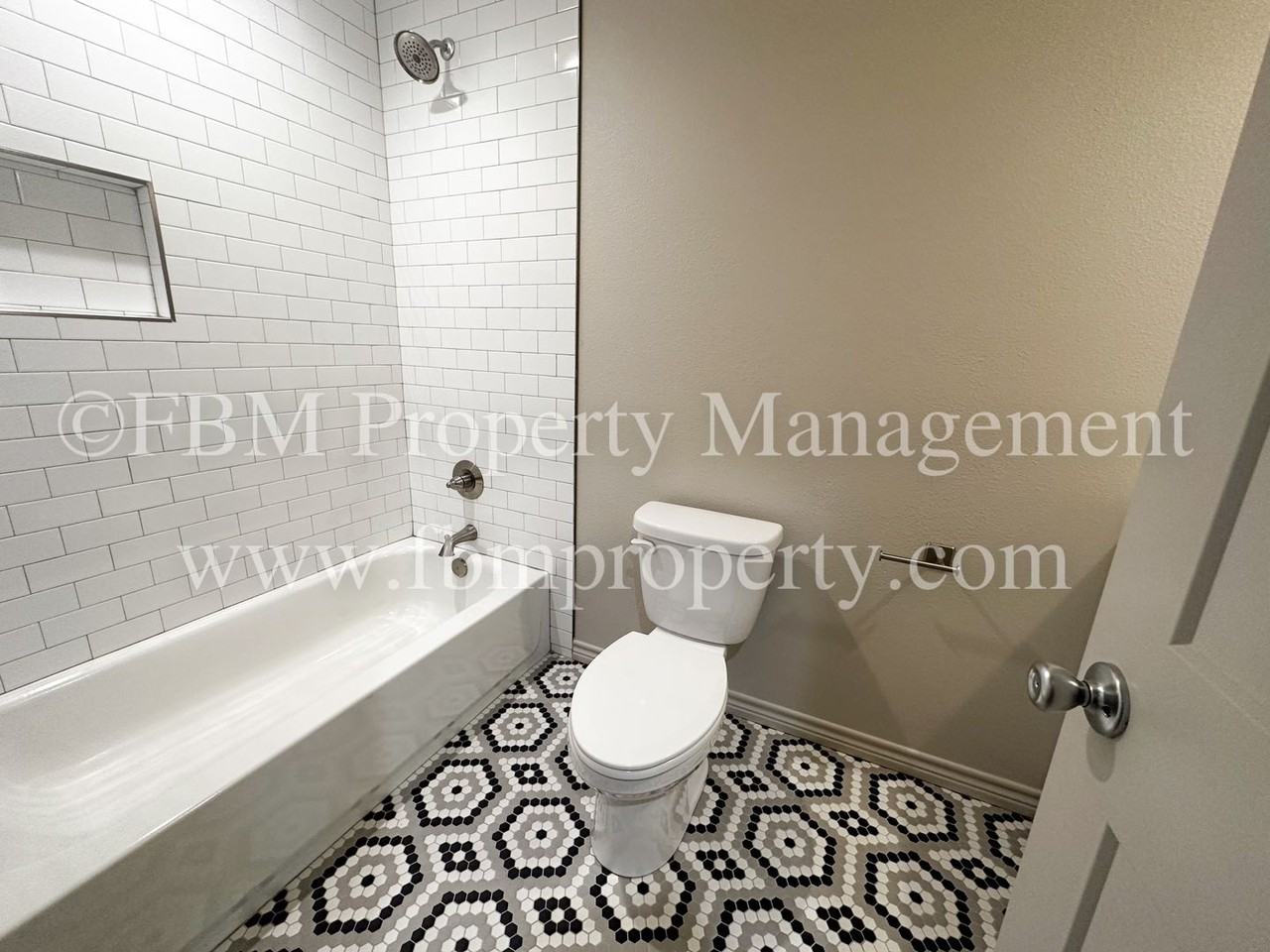 1203 N Clay St #321 - Photo 7 of 15