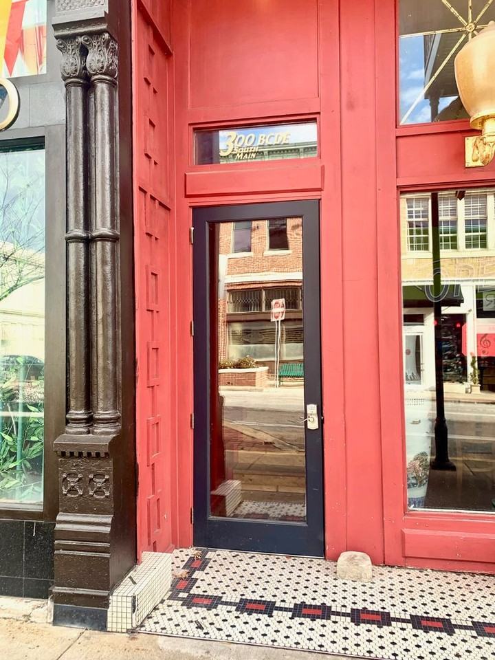 300 S Main St - Photo 2 of 12