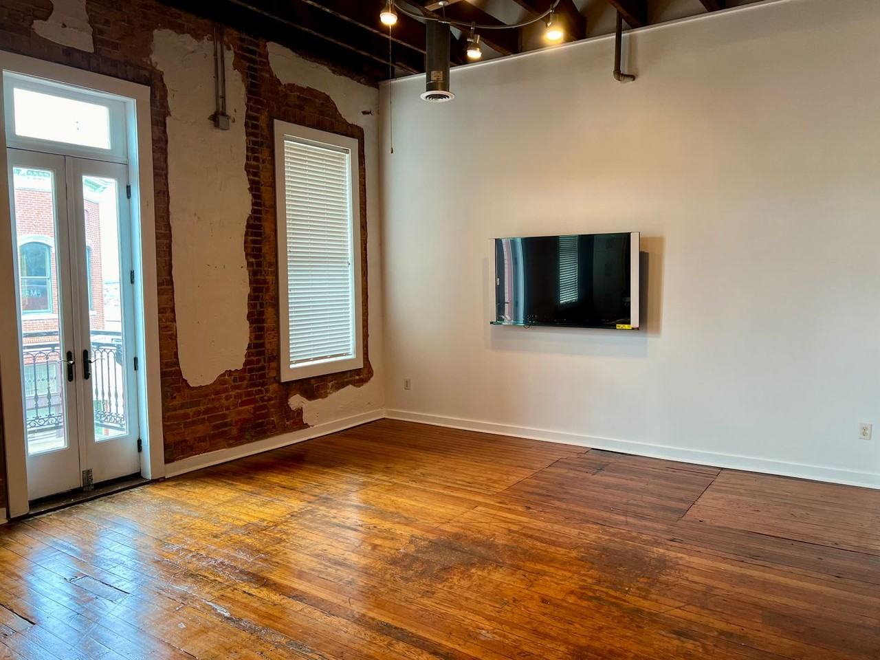300 S Main St - Photo 3 of 12