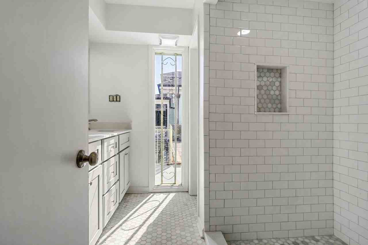 1632 Fourth Street #A - Photo 4 of 18