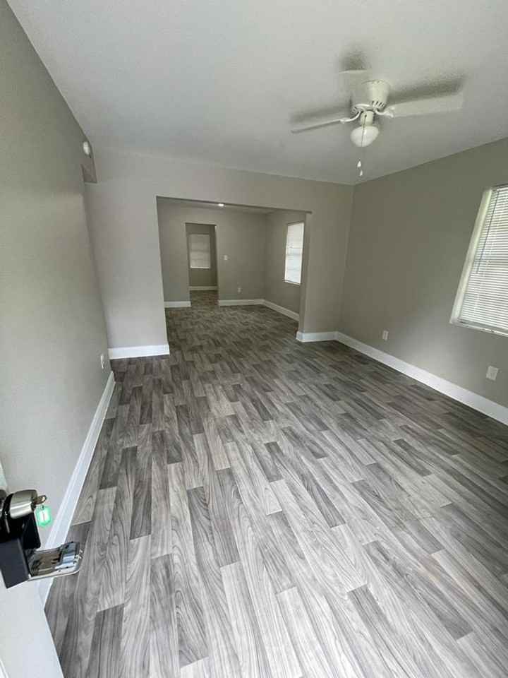 1309 Roberts Dr - Photo 3 of 10