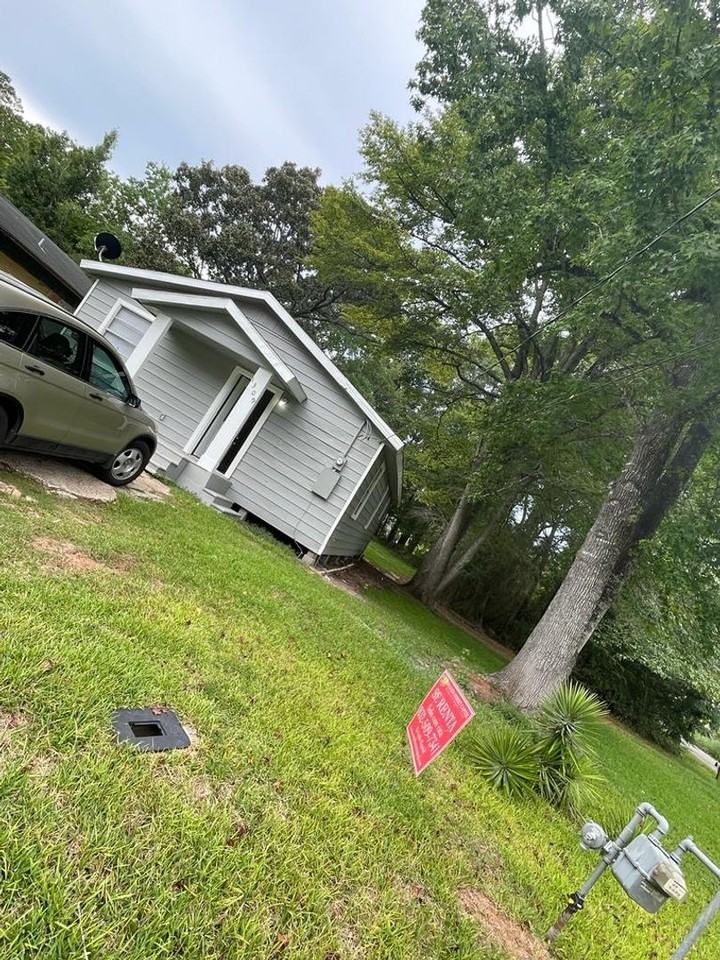 1309 Roberts Dr - Photo 4 of 10