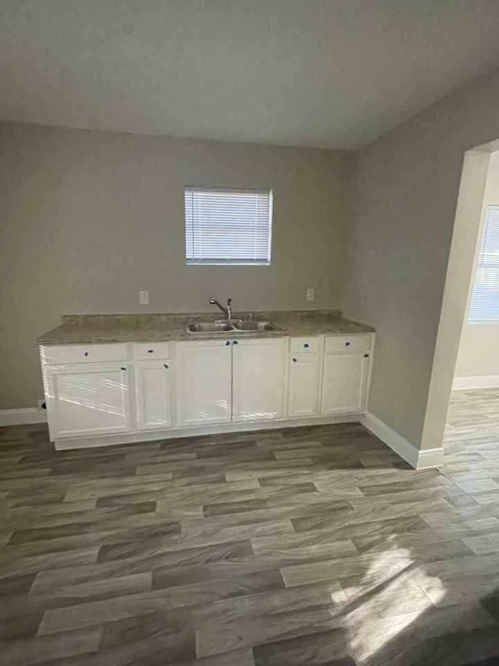 1309 Roberts Dr - Photo 7 of 10