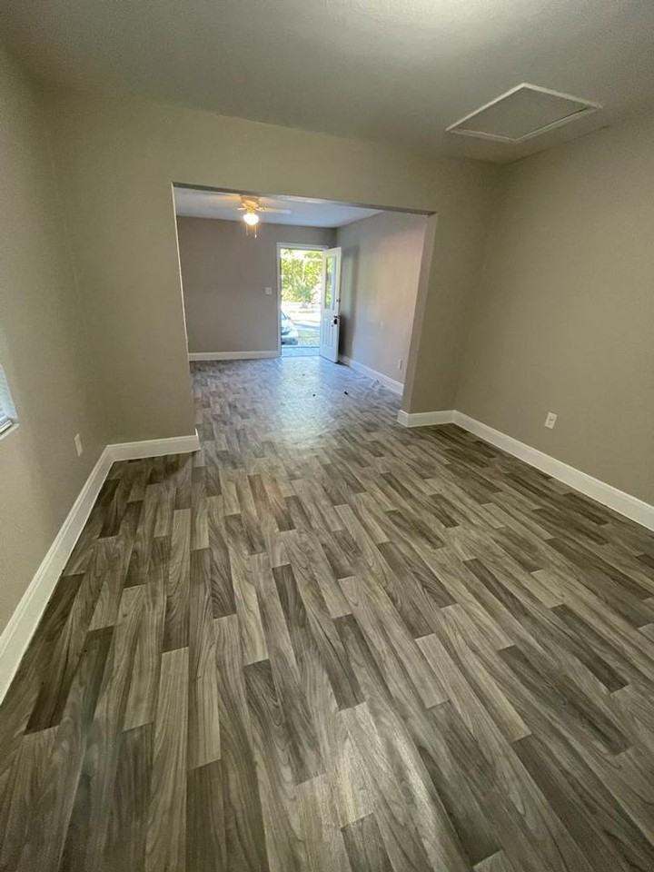 1309 Roberts Dr - Photo 3 of 10