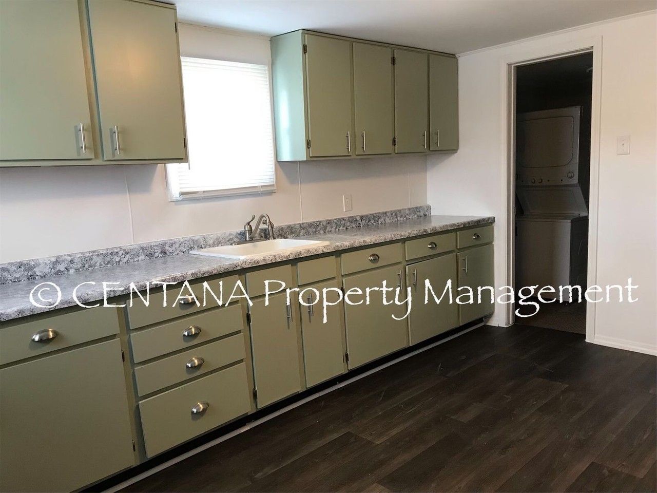 2537 S Dakota St - Photo 4 of 10