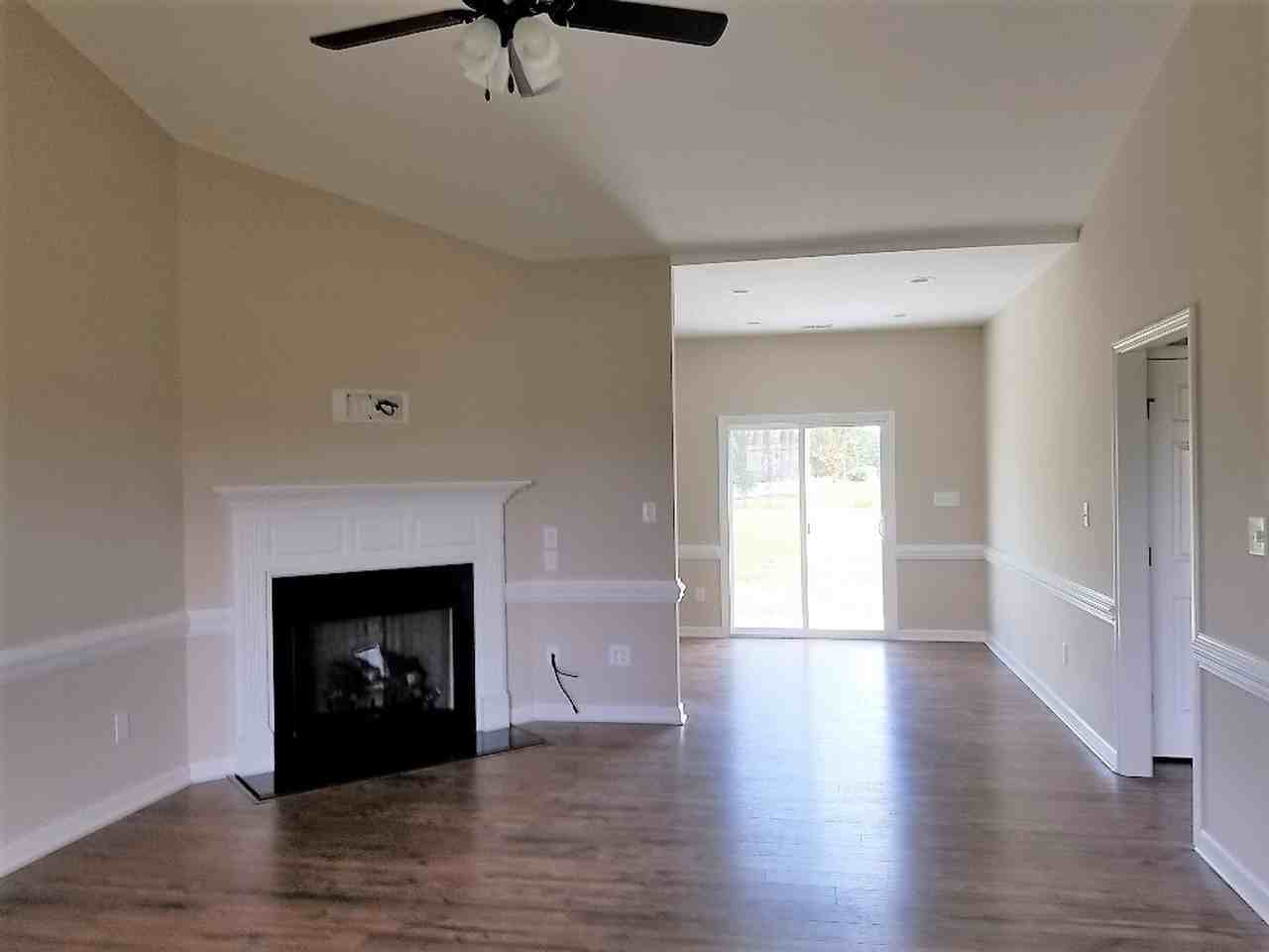 102 N Landing Dr - Photo 3 of 11