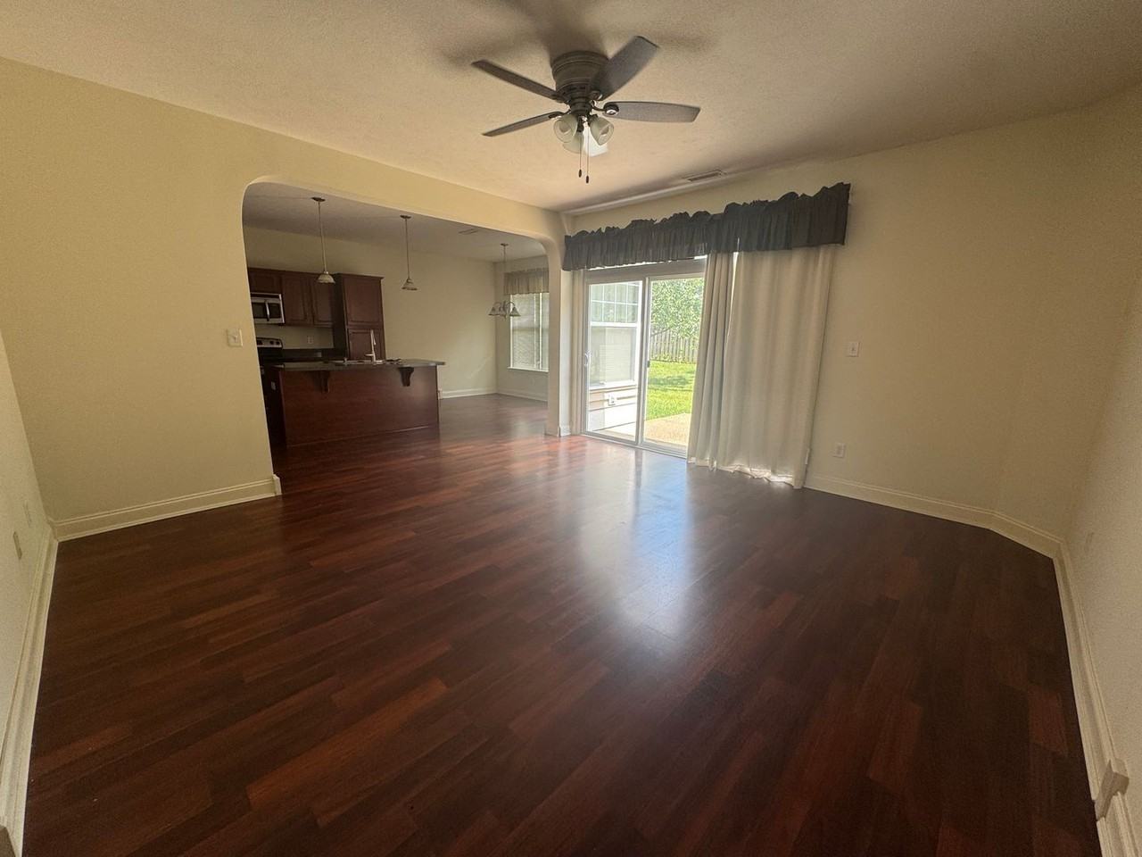 581 Beehler Dr - Photo 4 of 32