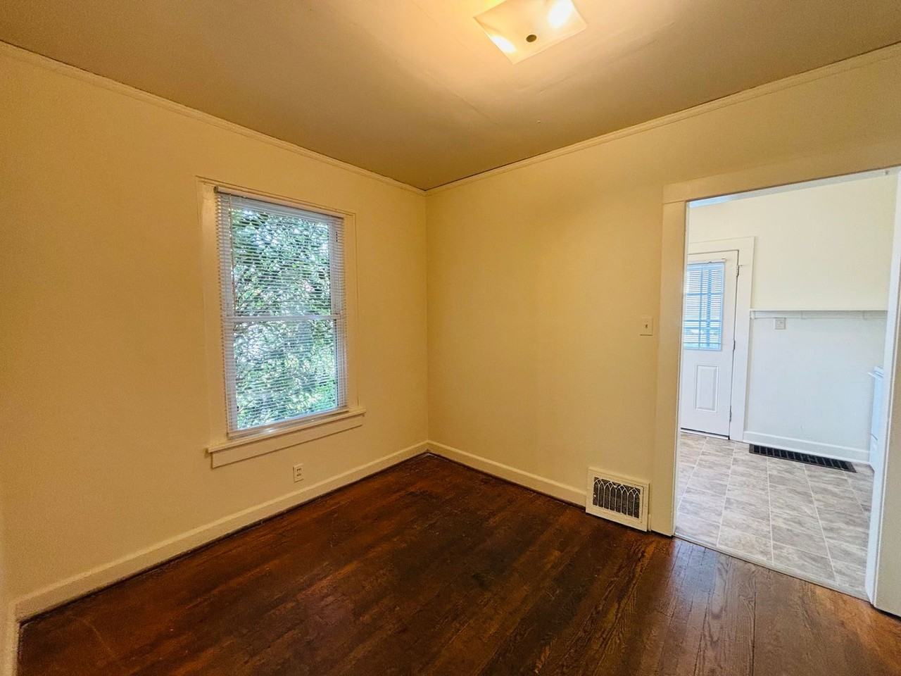 511 Progress St Ne - Photo 5 of 14