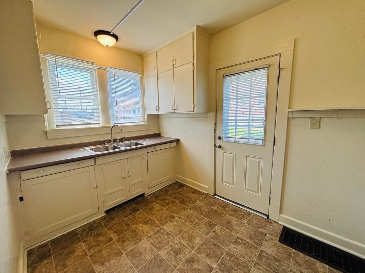 511 Progress St Ne - Photo 7 of 14