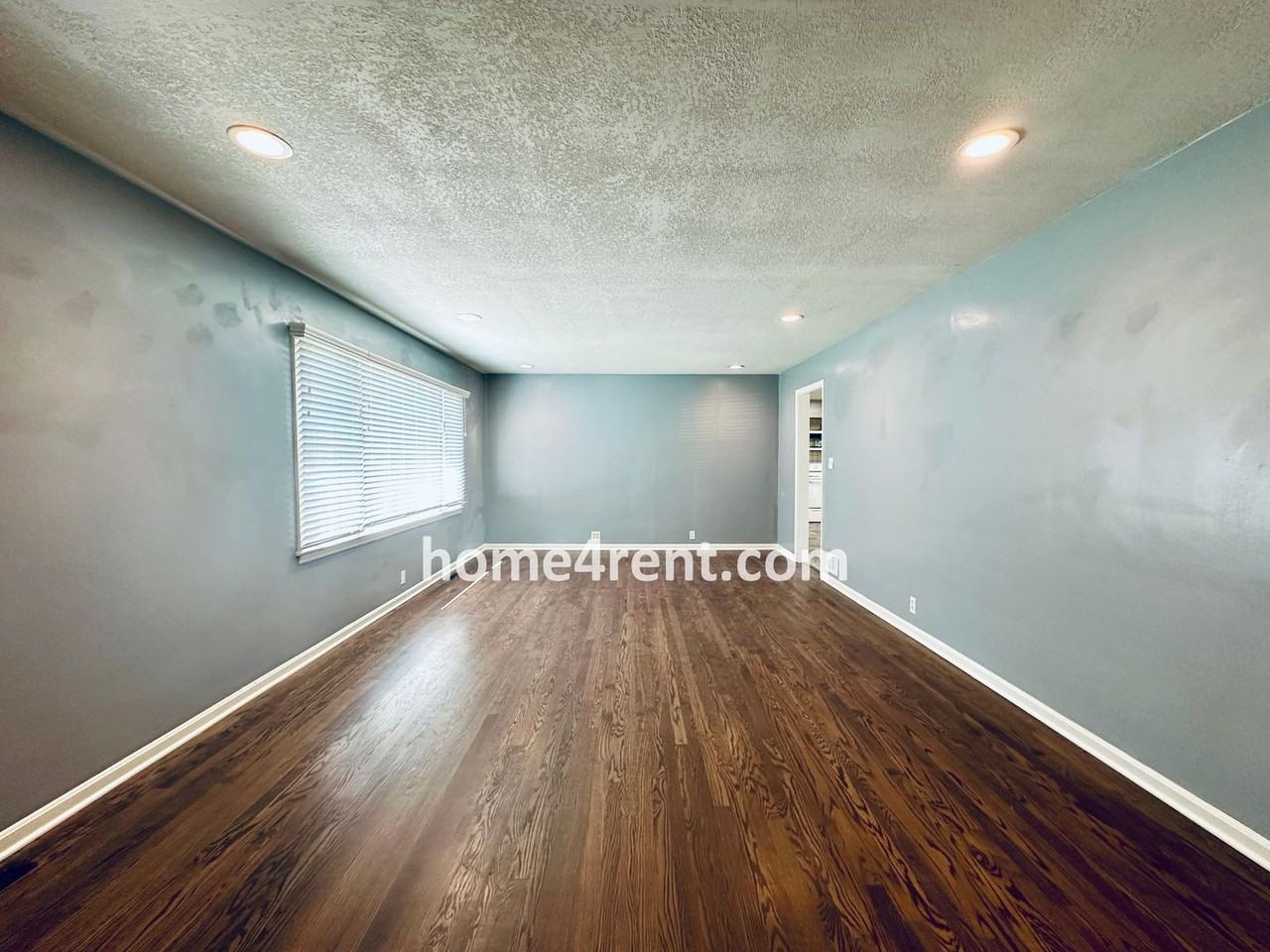 804 S Weaver St - Photo 4 of 30