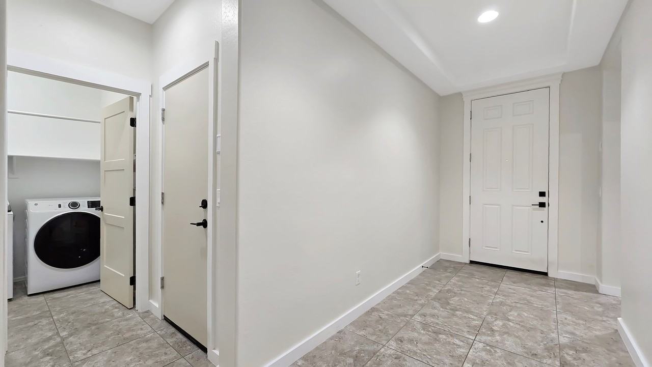 17784 W Sherman St - Photo 3 of 28