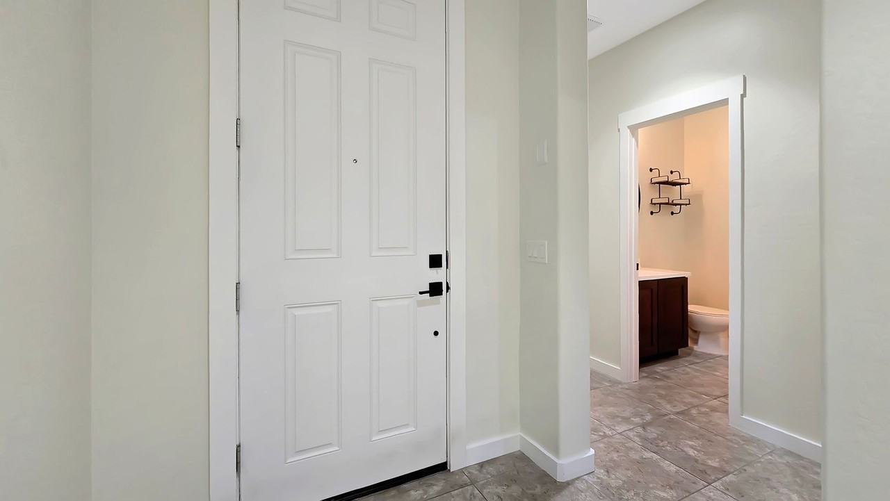 17784 W Sherman St - Photo 4 of 28