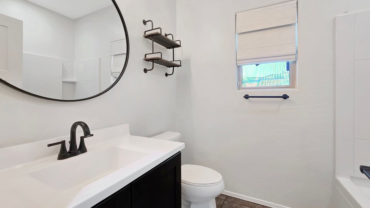 17784 W Sherman St - Photo 5 of 28