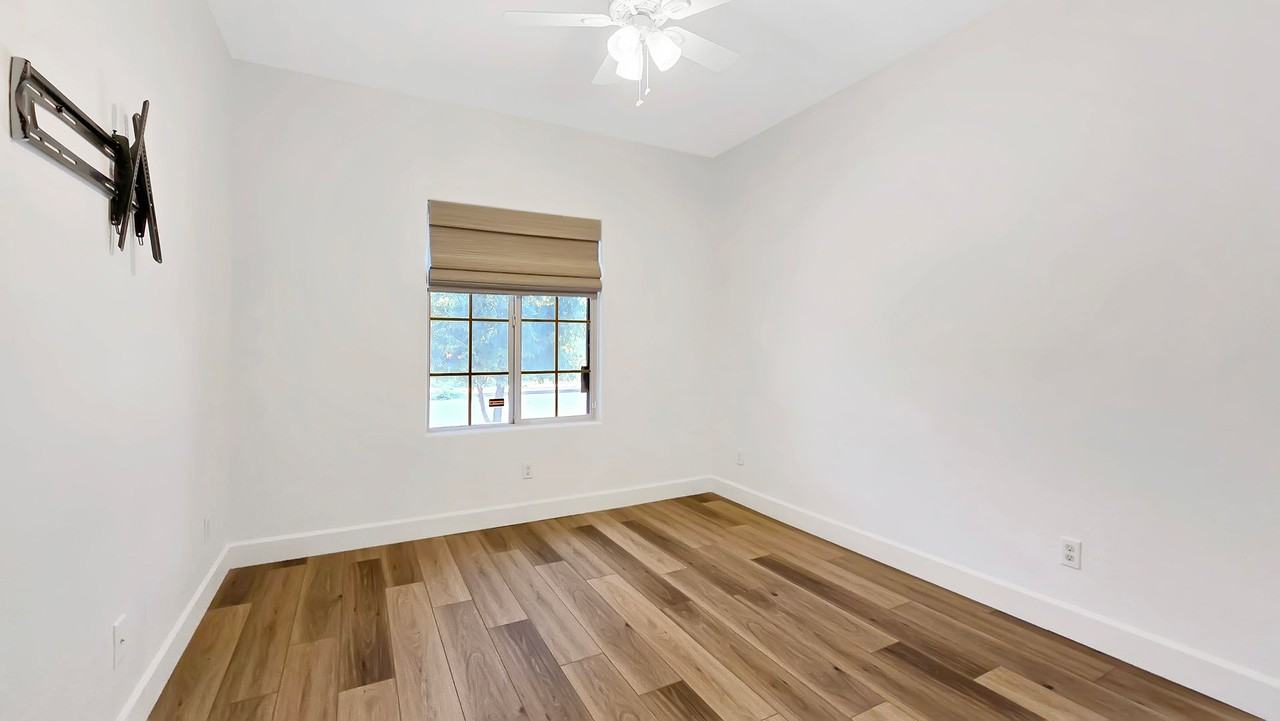 17784 W Sherman St - Photo 6 of 28