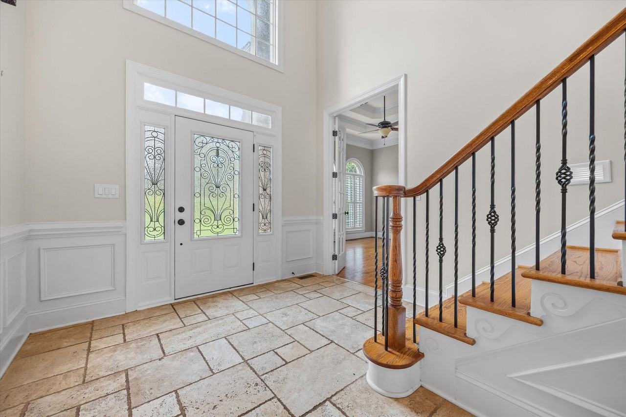 334 Stone Cliff Ln - Photo 3 of 40