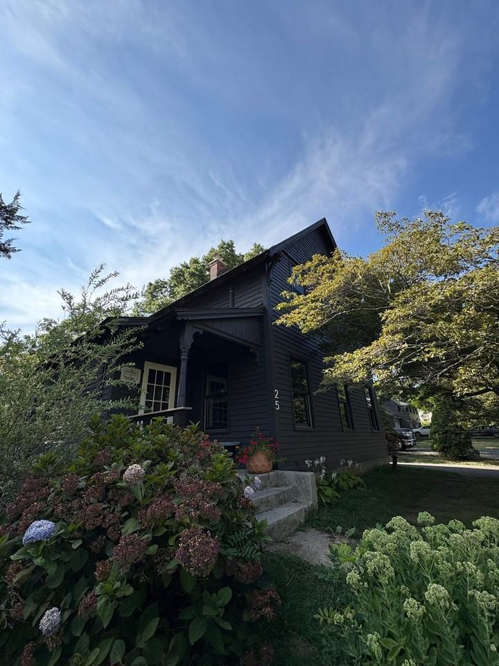 25 Pequot Ave - Photo 3 of 27