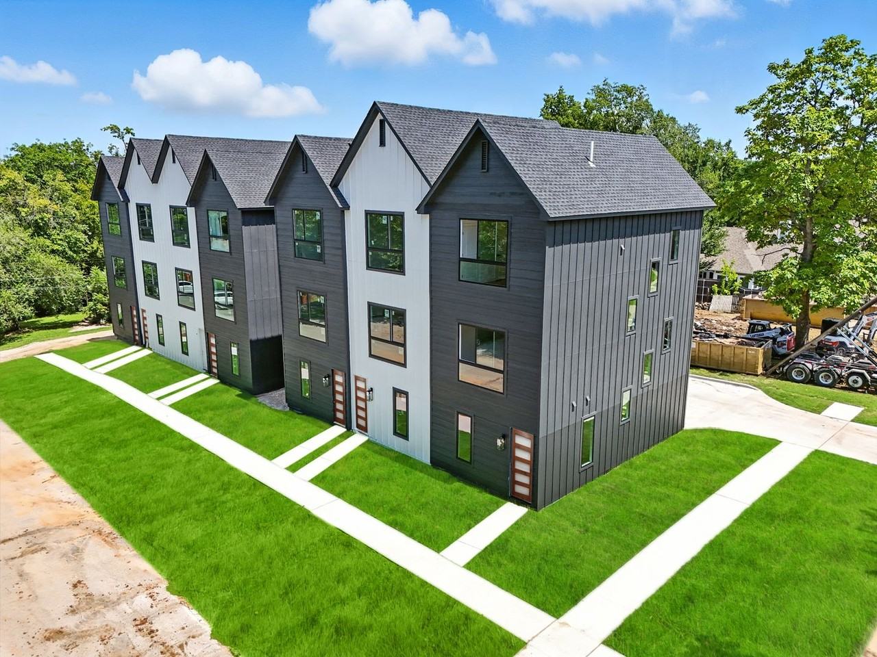 401 N Date Ave - Photo 3 of 43