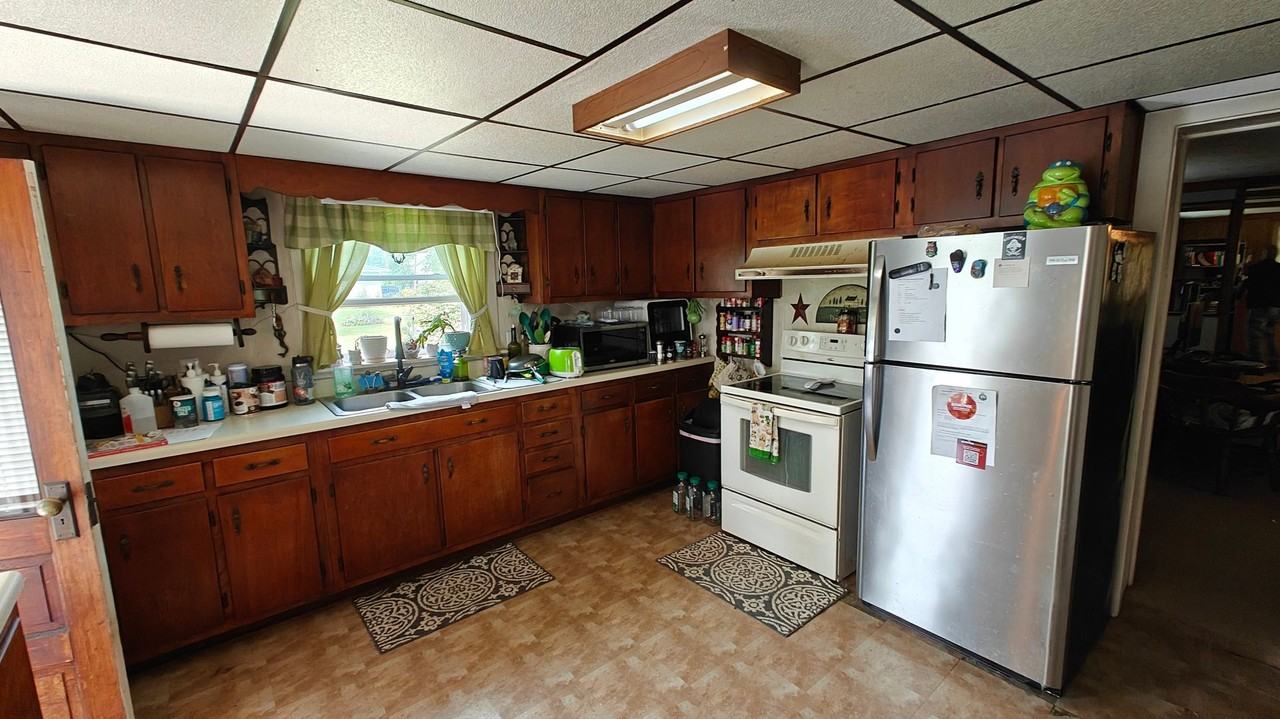 5036 Old Harrisburg Rd - Photo 2 of 6