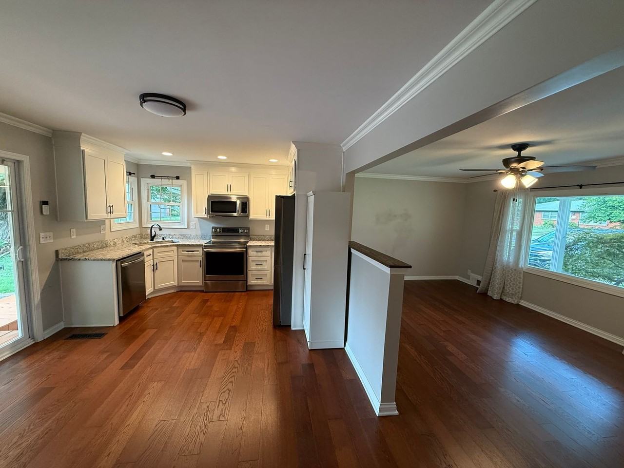 2614 Woodsdale Ave - Photo 6 of 23