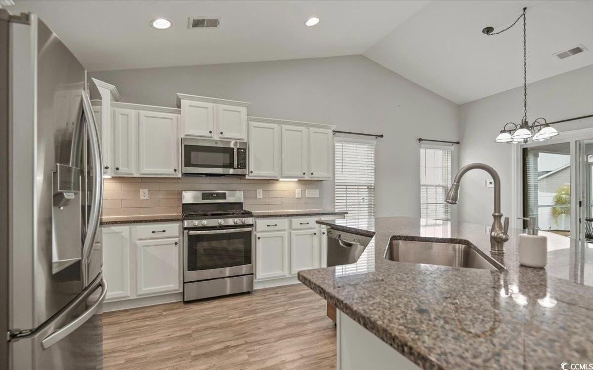 3720 Park Pointe Ave - Photo 2 of 24