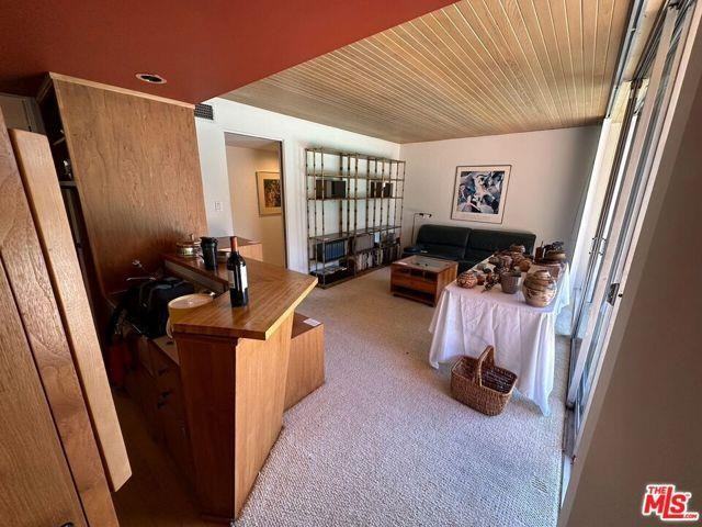 590 N Tigertail Rd - Photo 3 of 8