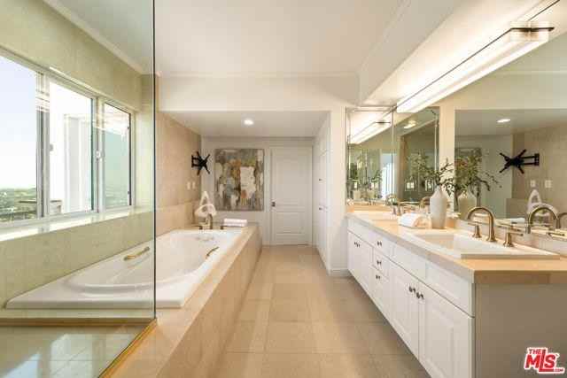 8527 Hedges Way - Photo 2 of 8