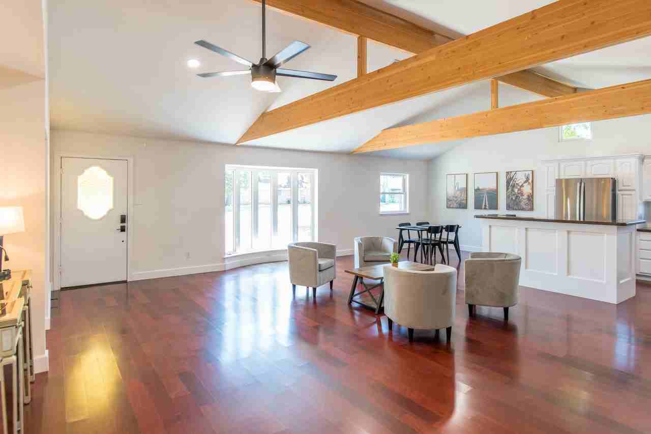 Egyptian Way - Photo 2 of 13