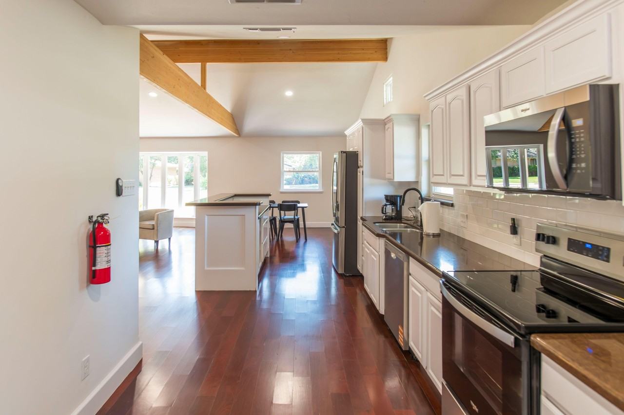 Egyptian Way - Photo 6 of 13