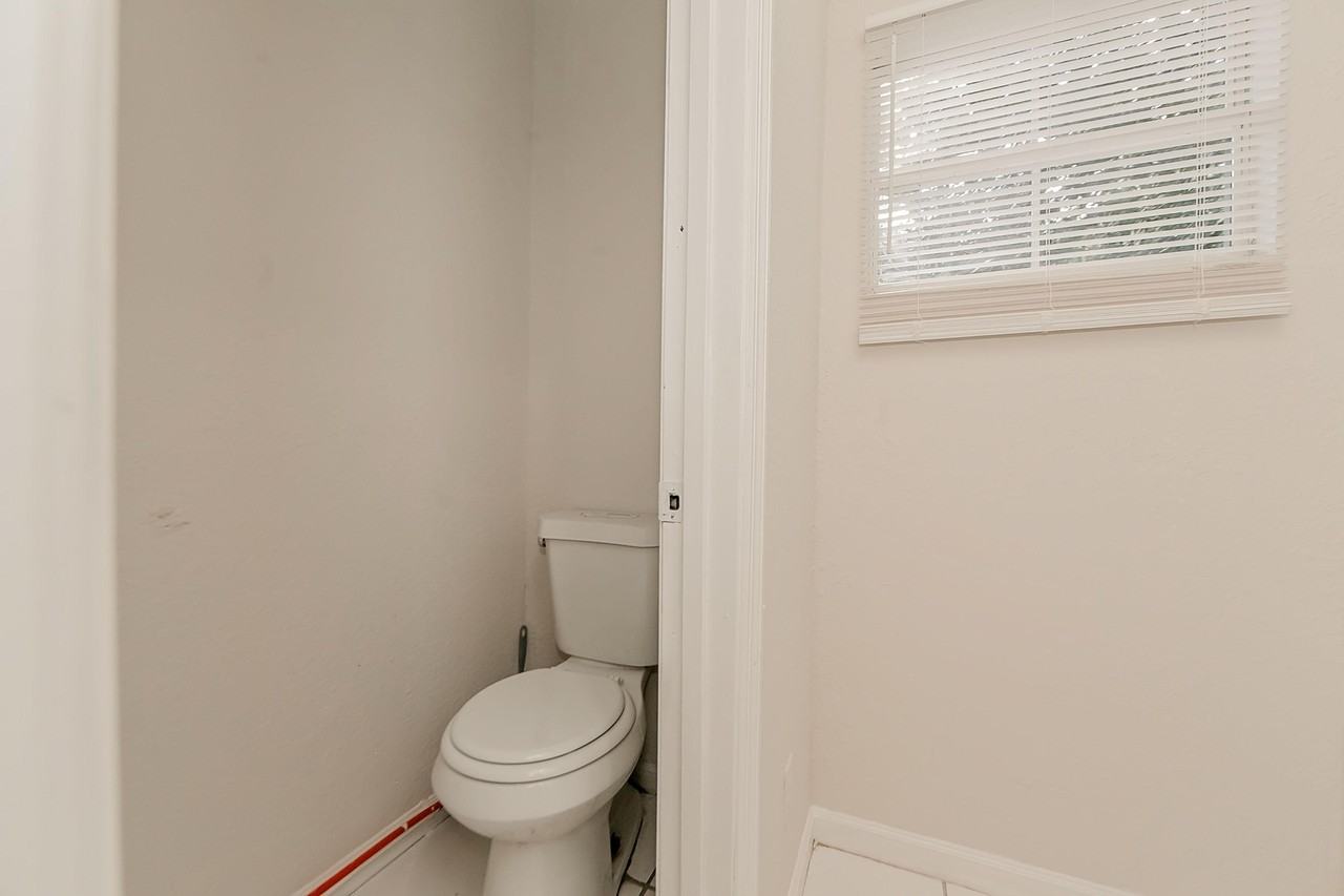 Maple Ave - Photo 6 of 9