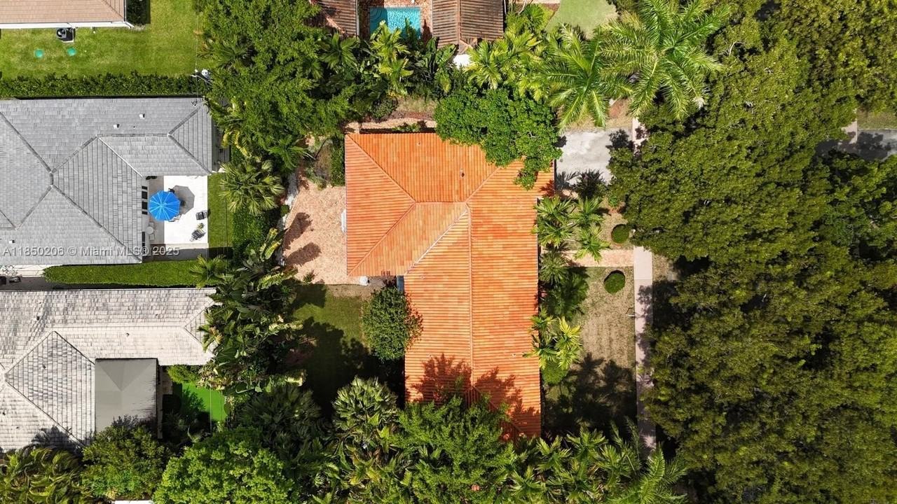 1512 Certosa Ave #1512 - Photo 3 of 42