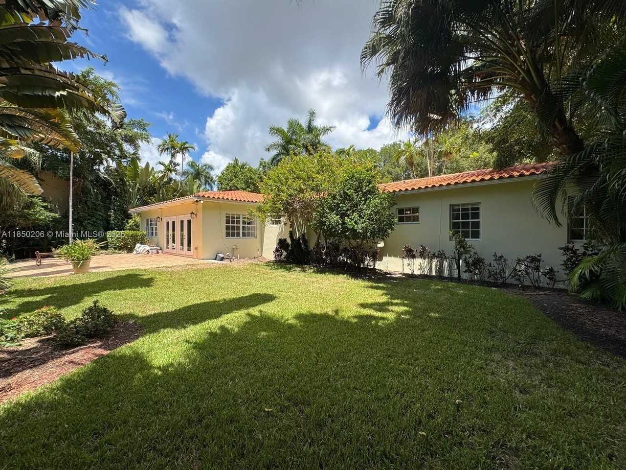 1512 Certosa Ave #1512 - Photo 7 of 42