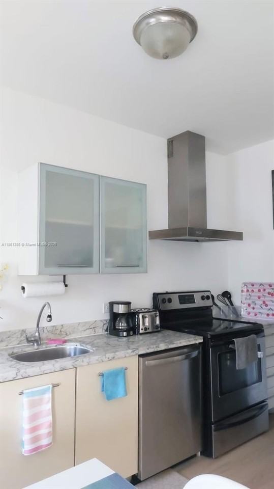 1358 Pennsylvania Ave #301 - Photo 3 of 18