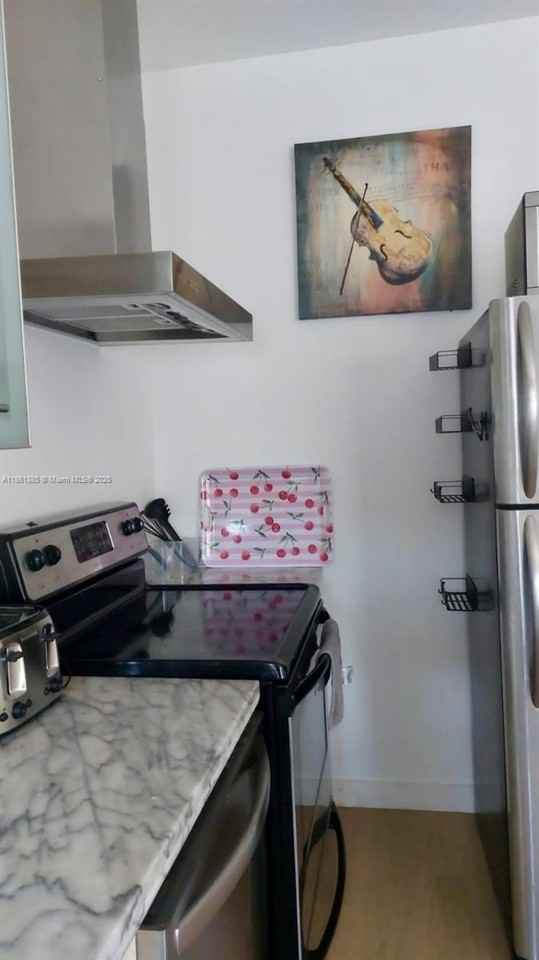 1358 Pennsylvania Ave #301 - Photo 4 of 18