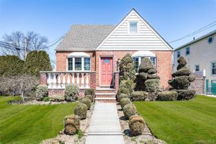 648 7th St S #UPPER - Photo 1 of 1