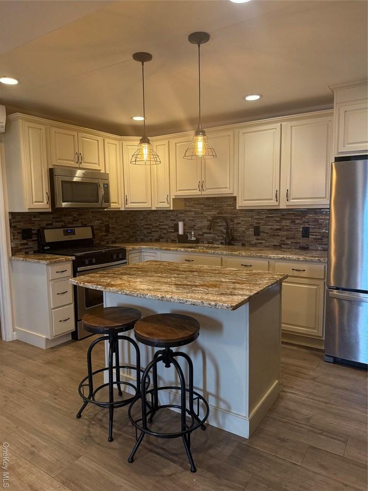 8 Mccullums Ln #B - Photo 2 of 7