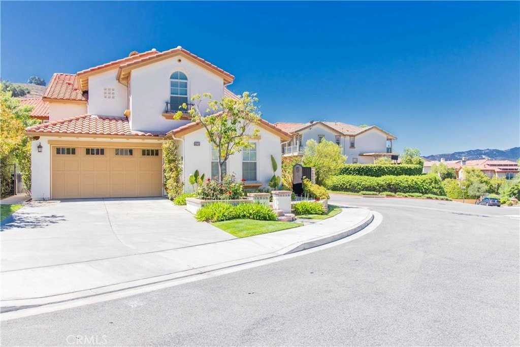 4684 Luna Ct - Photo 2 of 48