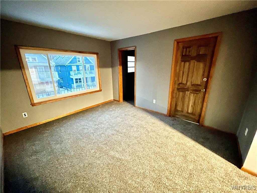 111 Peter St - Photo 2 of 10