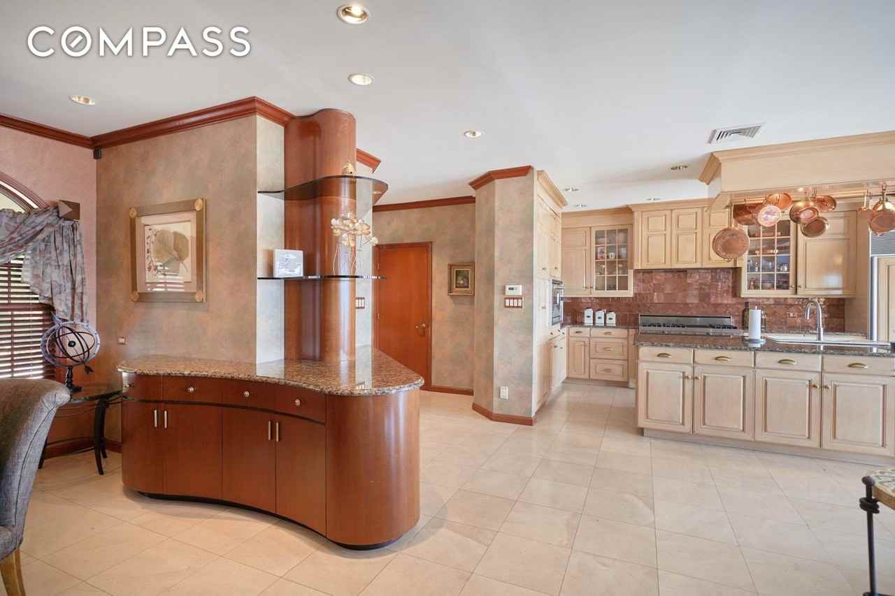 3411 Country Club Rd - Photo 5 of 23