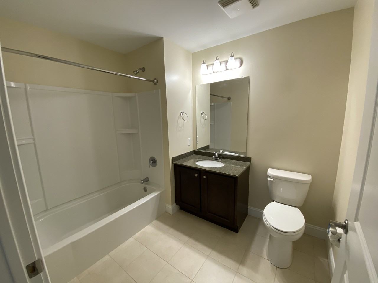 The Springs Luxury Apartments - Photo 5 of 16