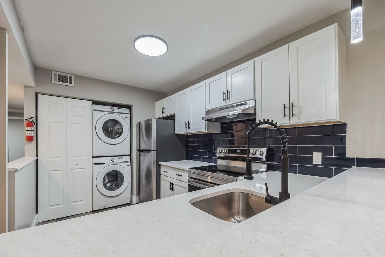 Abner Apartments - Photo 3 of 20