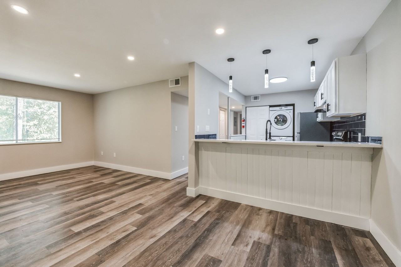 Abner Apartments - Photo 5 of 20