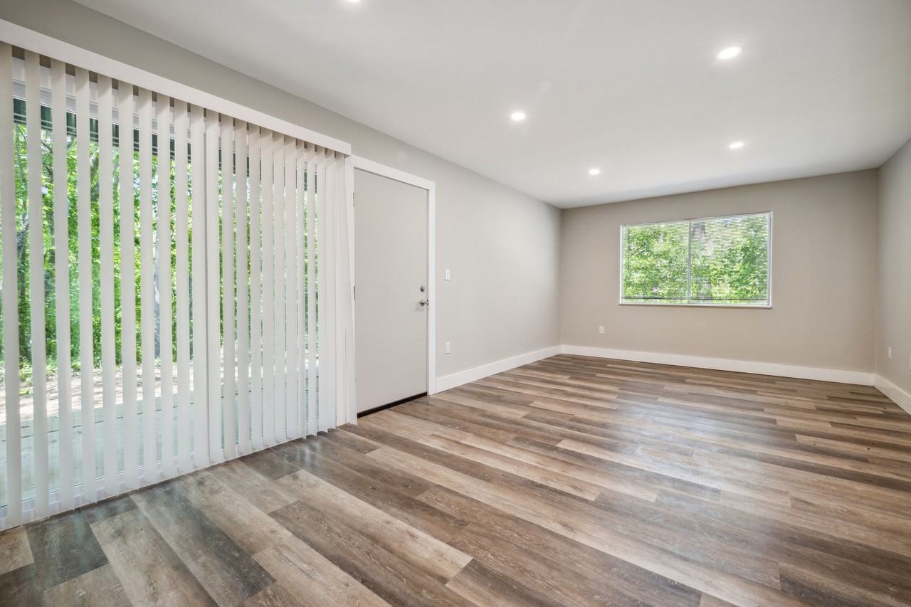 Abner Apartments - Photo 6 of 20