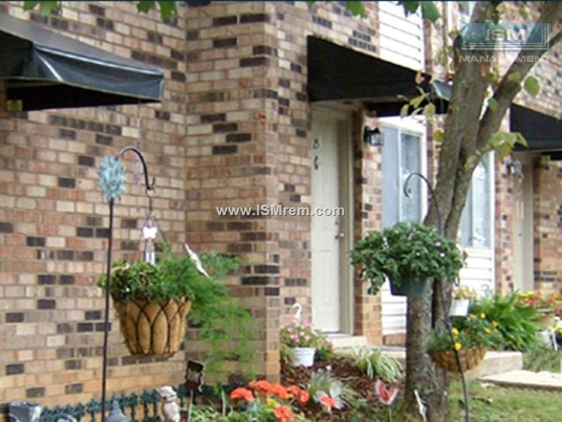 Charleston Square Townhomes - Photo 6 of 16