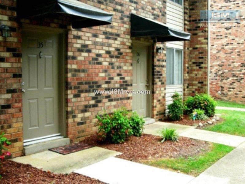 Charleston Square Townhomes - Photo 7 of 16